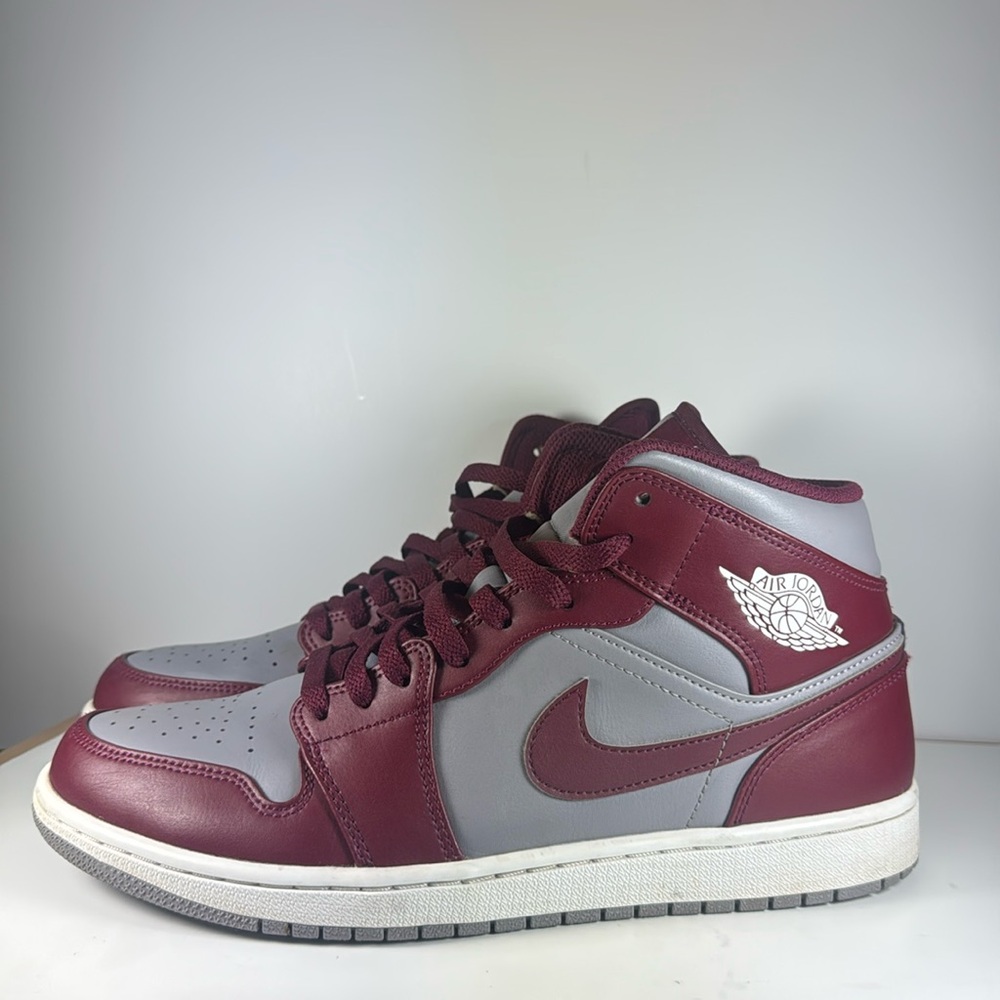 Air Jordan 1 Mid Cherrywood Red Men’s Size 11 Sneakers